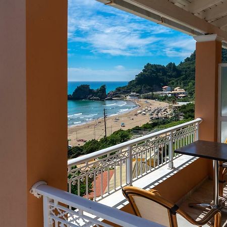 Naftis Apartments Пелекас Экстерьер фото
