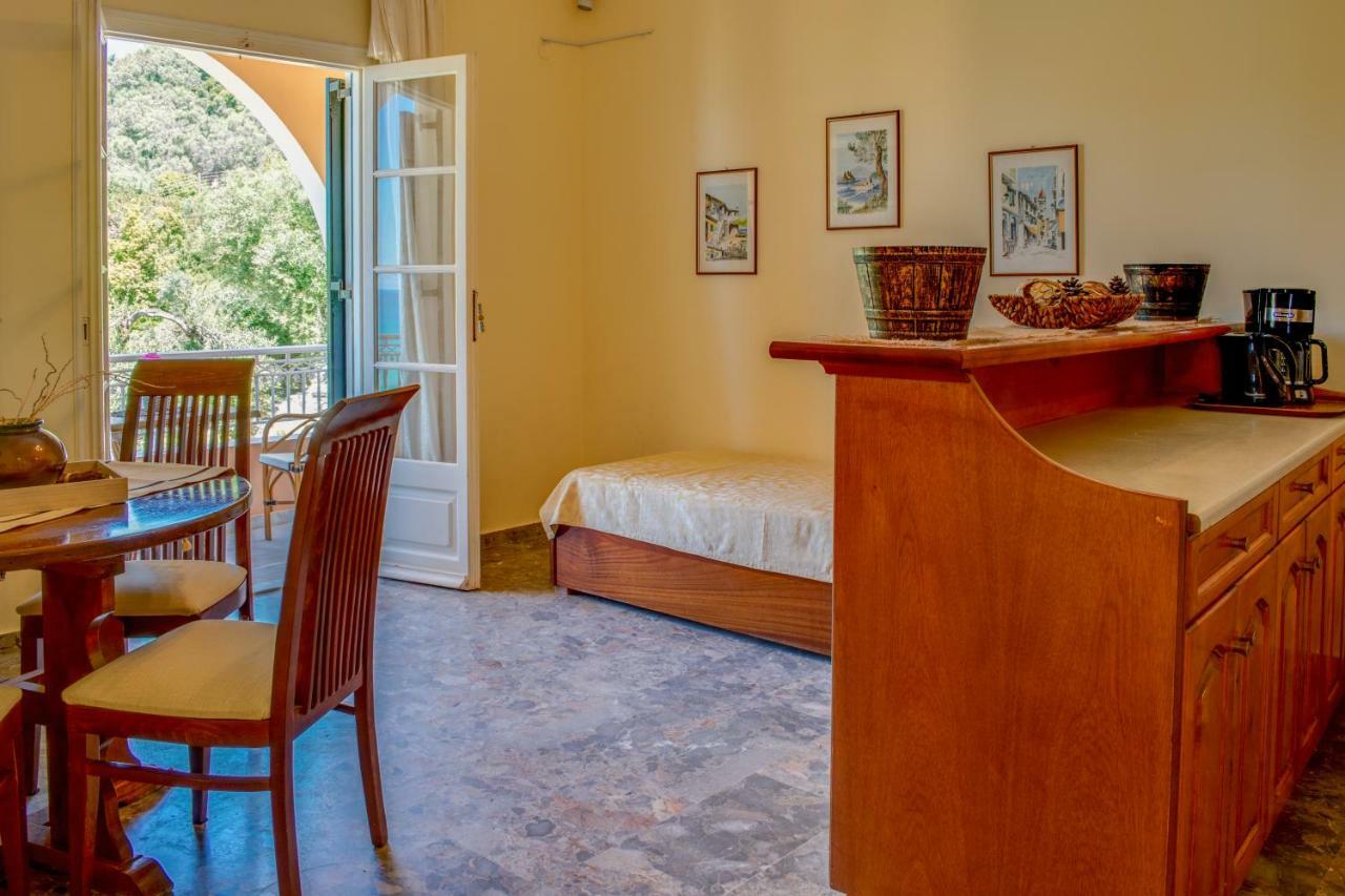 Naftis Apartments Пелекас Экстерьер фото