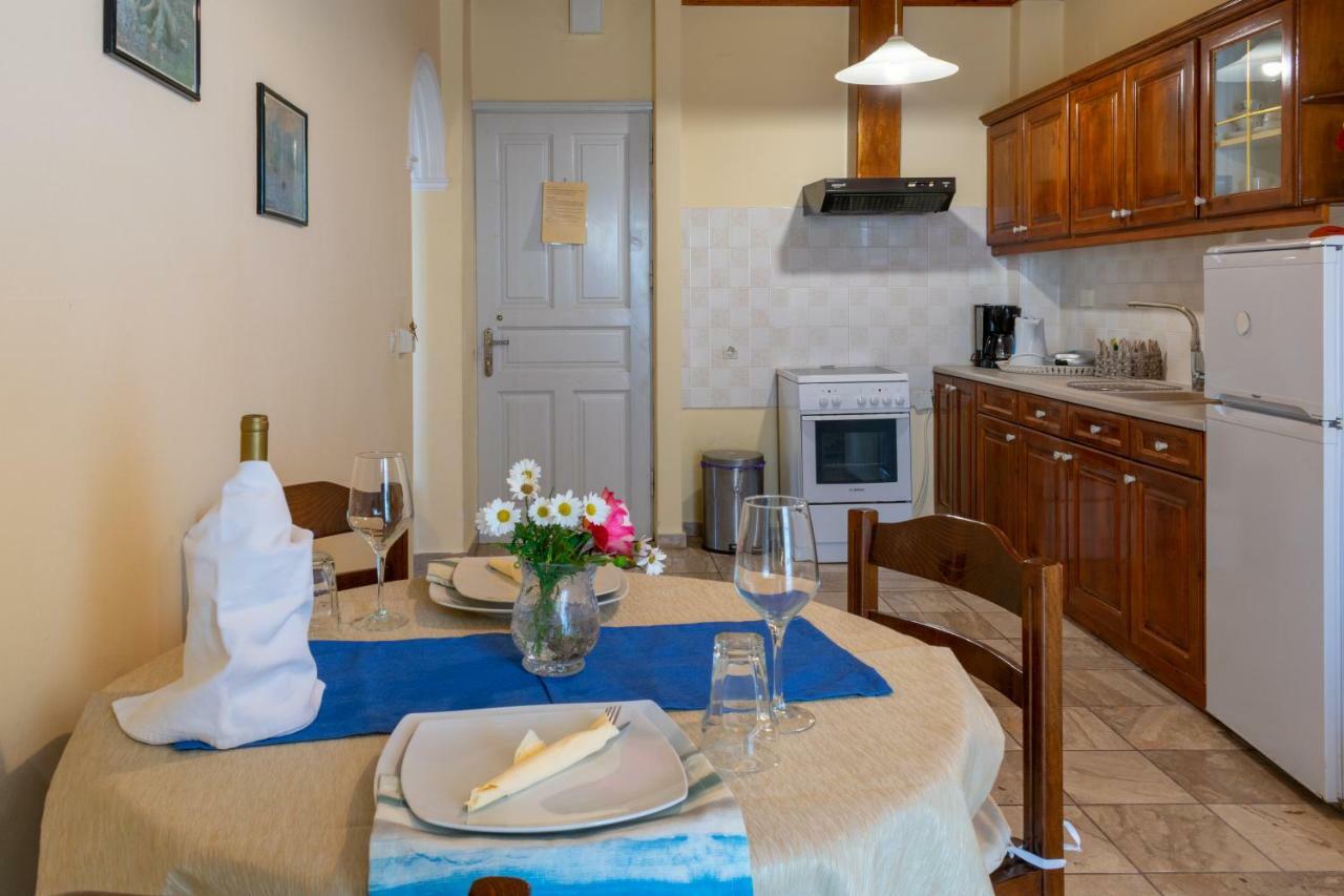 Naftis Apartments Пелекас Экстерьер фото