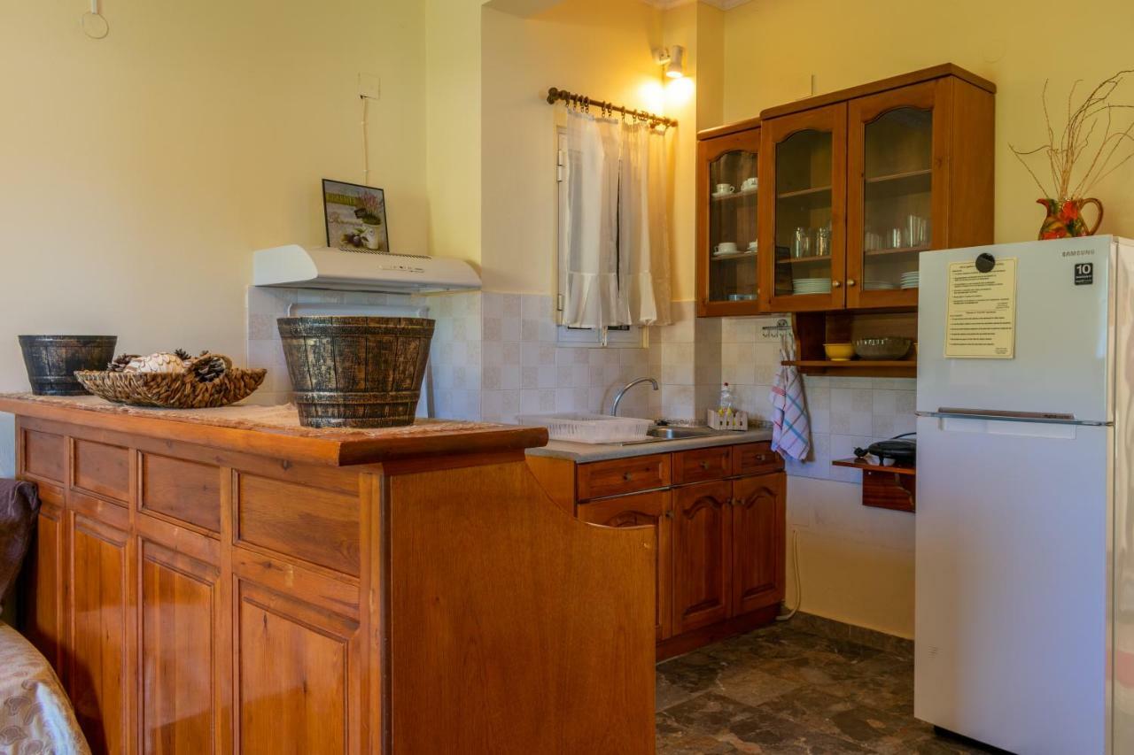 Naftis Apartments Пелекас Экстерьер фото